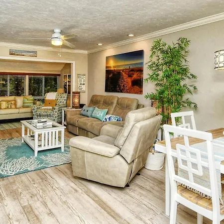 1160 Pd Your Garden Retreat Awaits